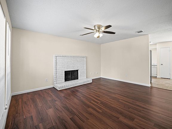 5th image of 10011 & 10013 Spring Place Dr