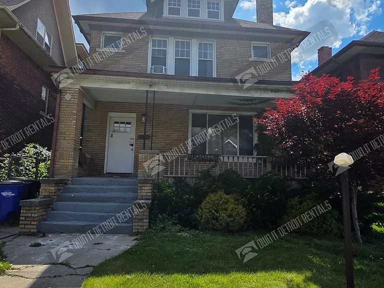 7455 Churchill St — Photo 1