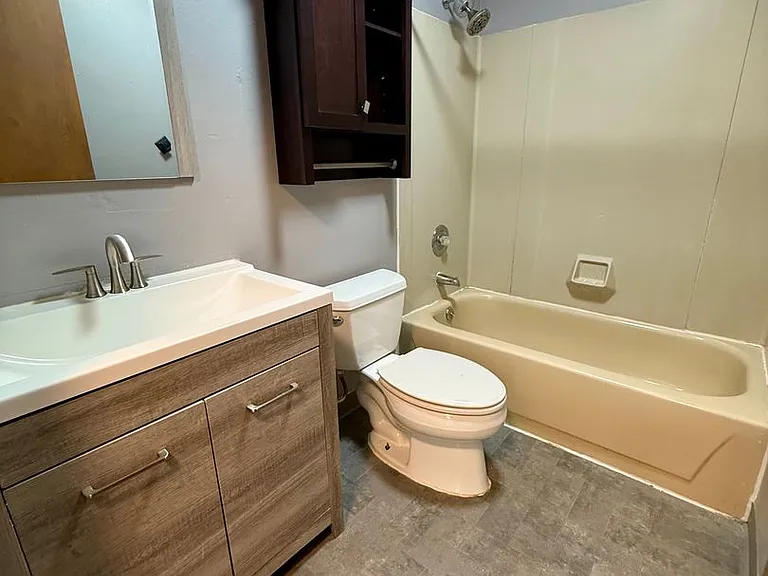 4770 Glasgow Dr — Photo 19