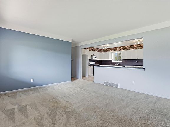 3rd image of 48809 Sugarbush Rd