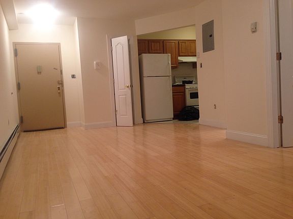 2nd image of 14135 Pershing Cres