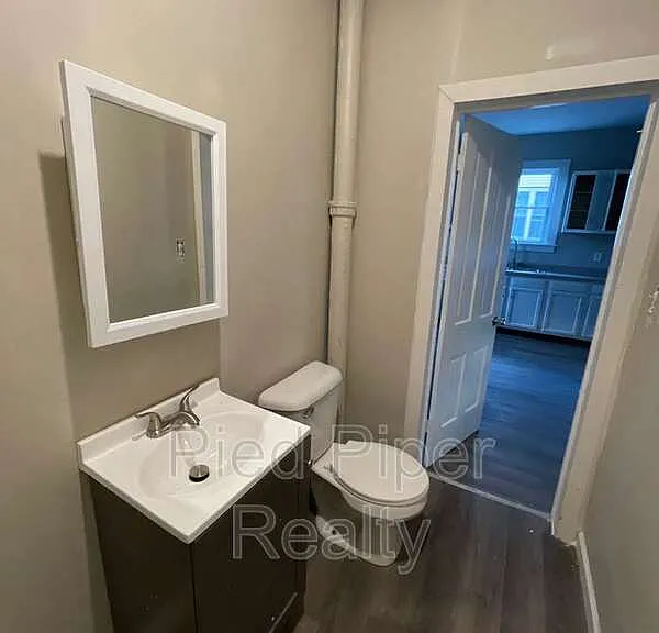 217 N West Ave — Photo 8