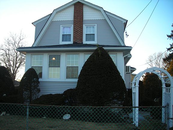 This is the side facing Baisley Ave.