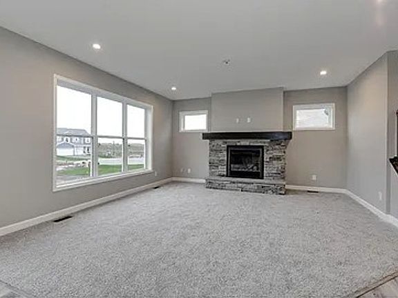 5th image of 2220 Naples Ave