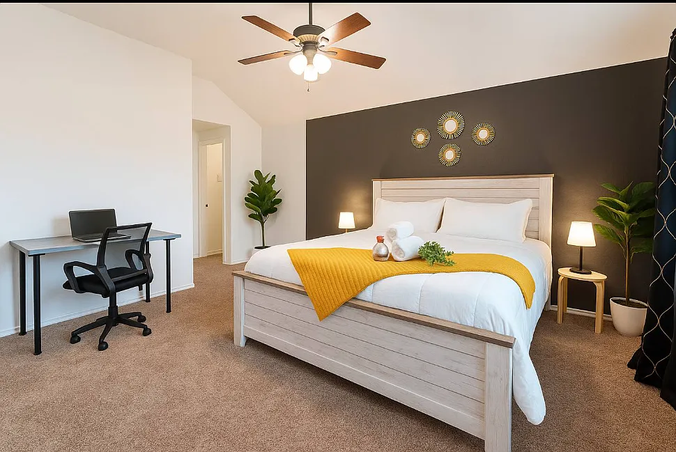 3 bed, $4,300 — Photo 3