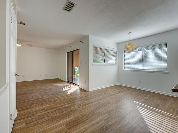 4th image of 1714 Barton Hills Dr #B