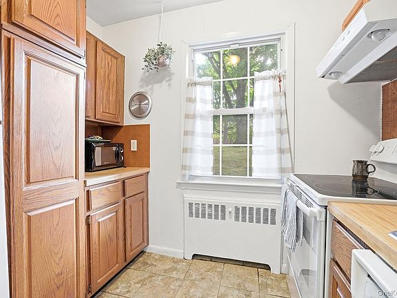 4th image of 182 Pinewood Road #25