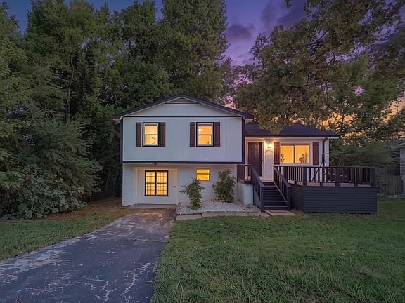 3rd image of 4007 E Freedom Cir