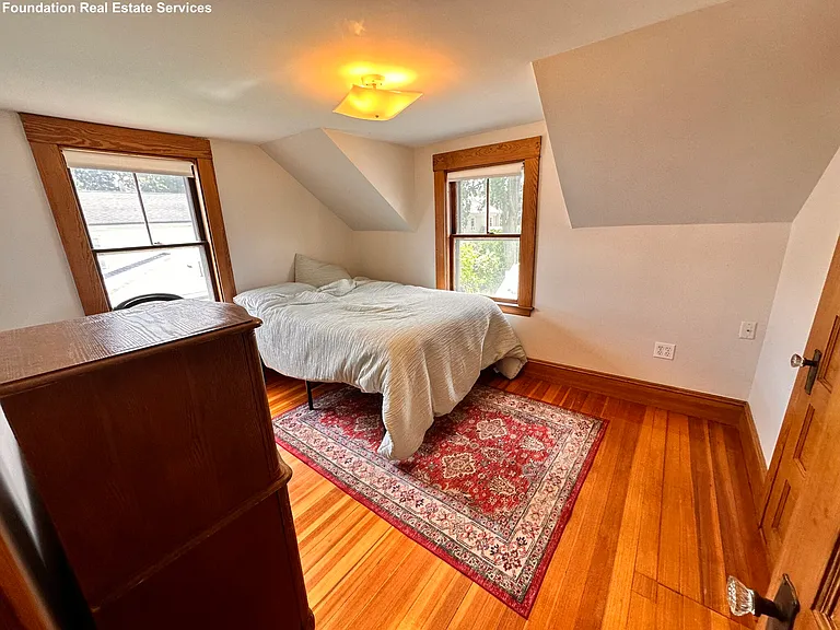 16 Middle St — Photo 10