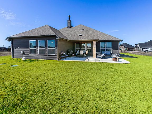 2nd image of 1084 Flagstone Dr