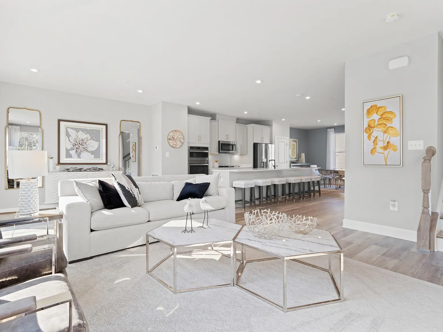 3 bed, 4.5 bath, 2864 sqft, $3,800 — Photo 2