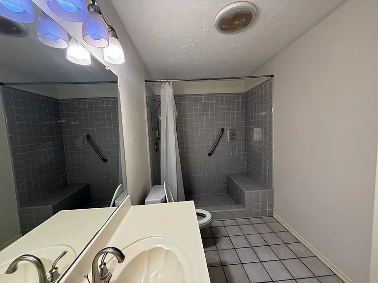4638 Wilma Dr — Photo 32