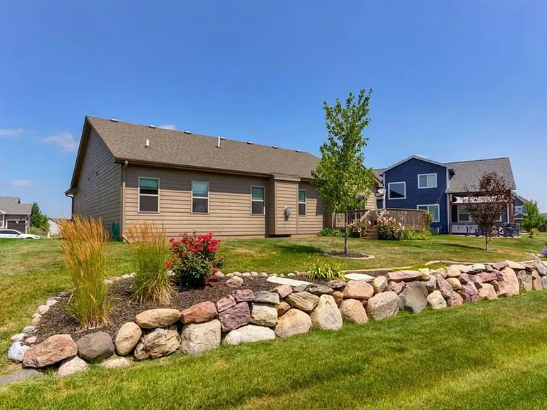 16800 Prairie Dr — Photo 25