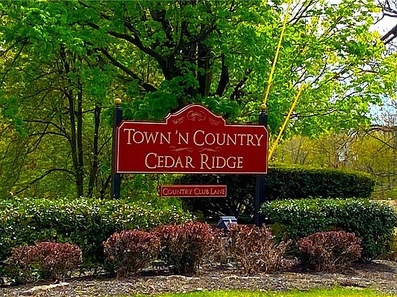 2nd image of 481 Country Club Ln