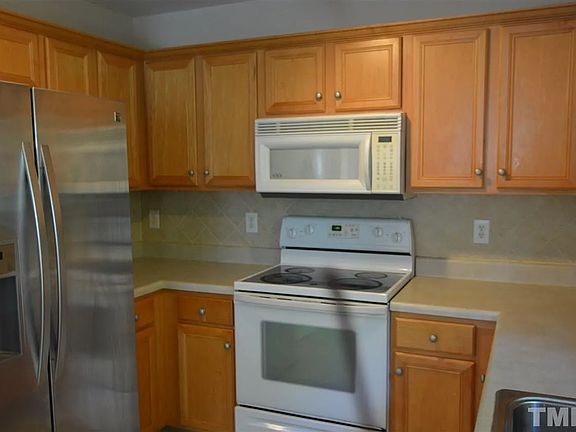 5th image of 2419 Summit Dr