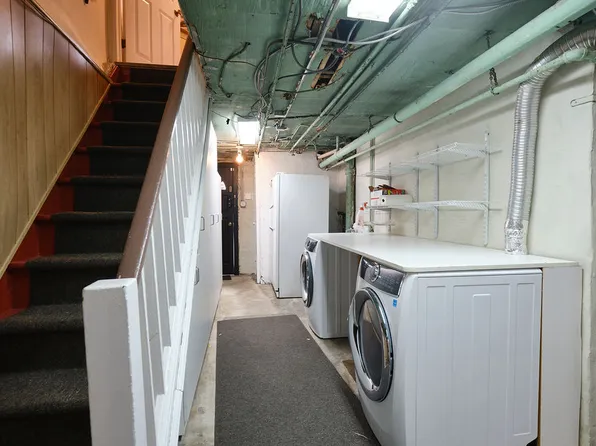 16 Colonial Gardens image 31 of 40