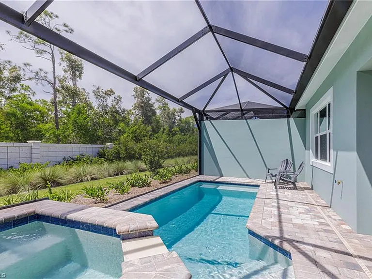 8909 Yucatan Ct — Photo 6