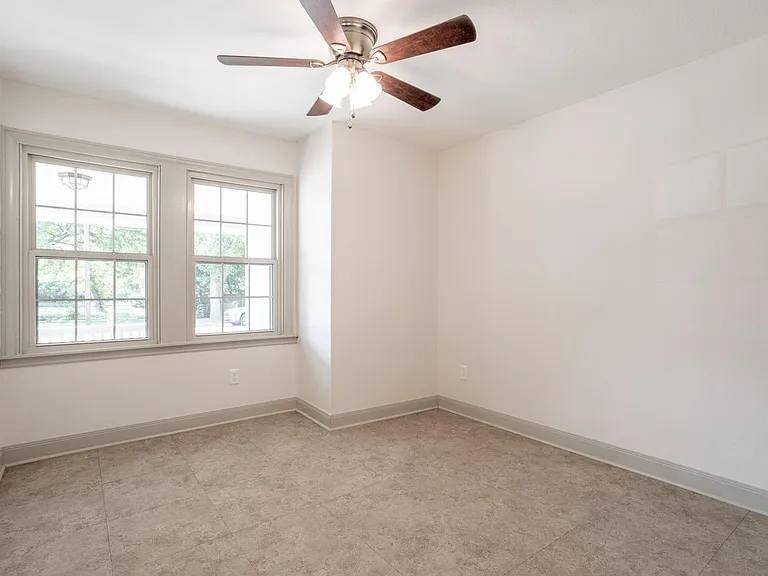 1517 Live Oak St — Photo 18