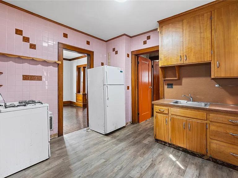 97 Rohr St #1 — Photo 4