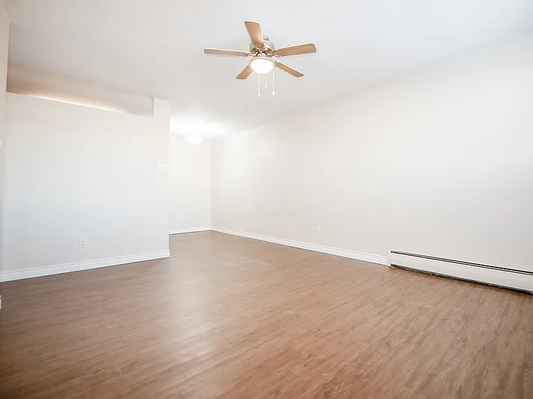 333 Edison Ave #201 — Photo 4