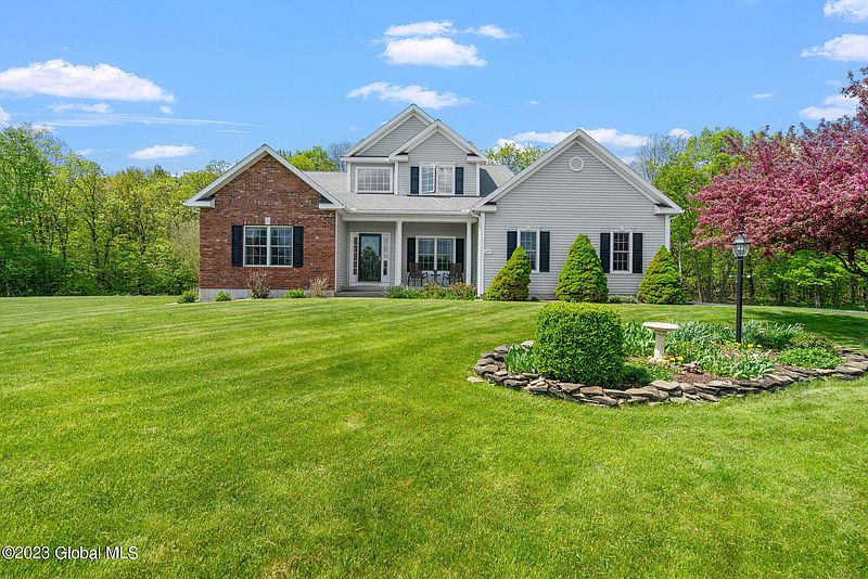 4th image of 623 Maura Lane