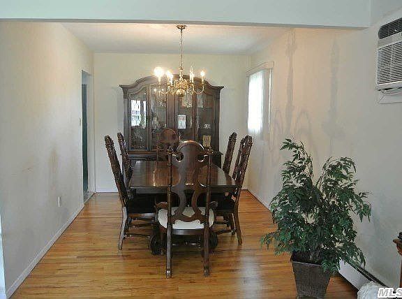 5th image of 152 Nassau Blvd