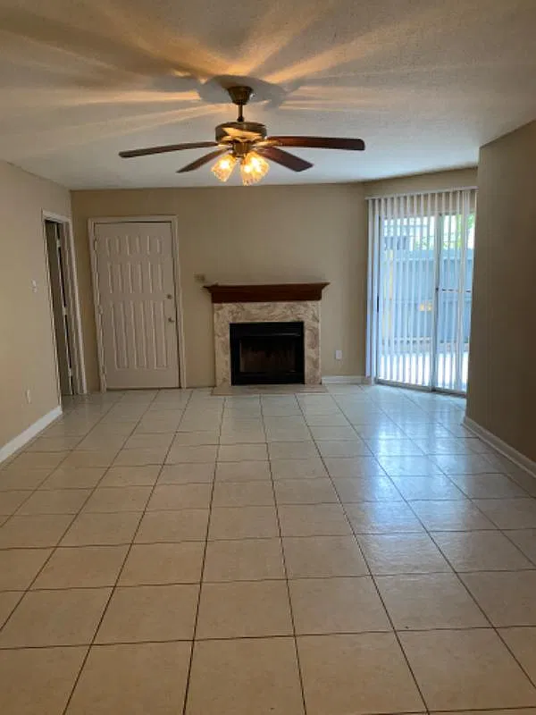 2 bed, 1068 sqft, $1,300 — Photo 1