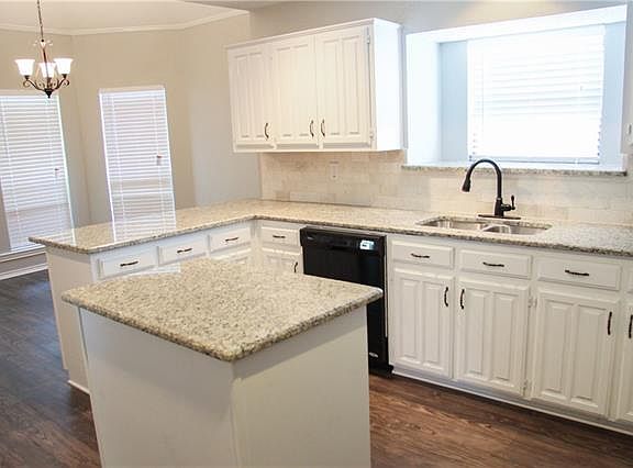 4th image of 3421 Morning Star Ln