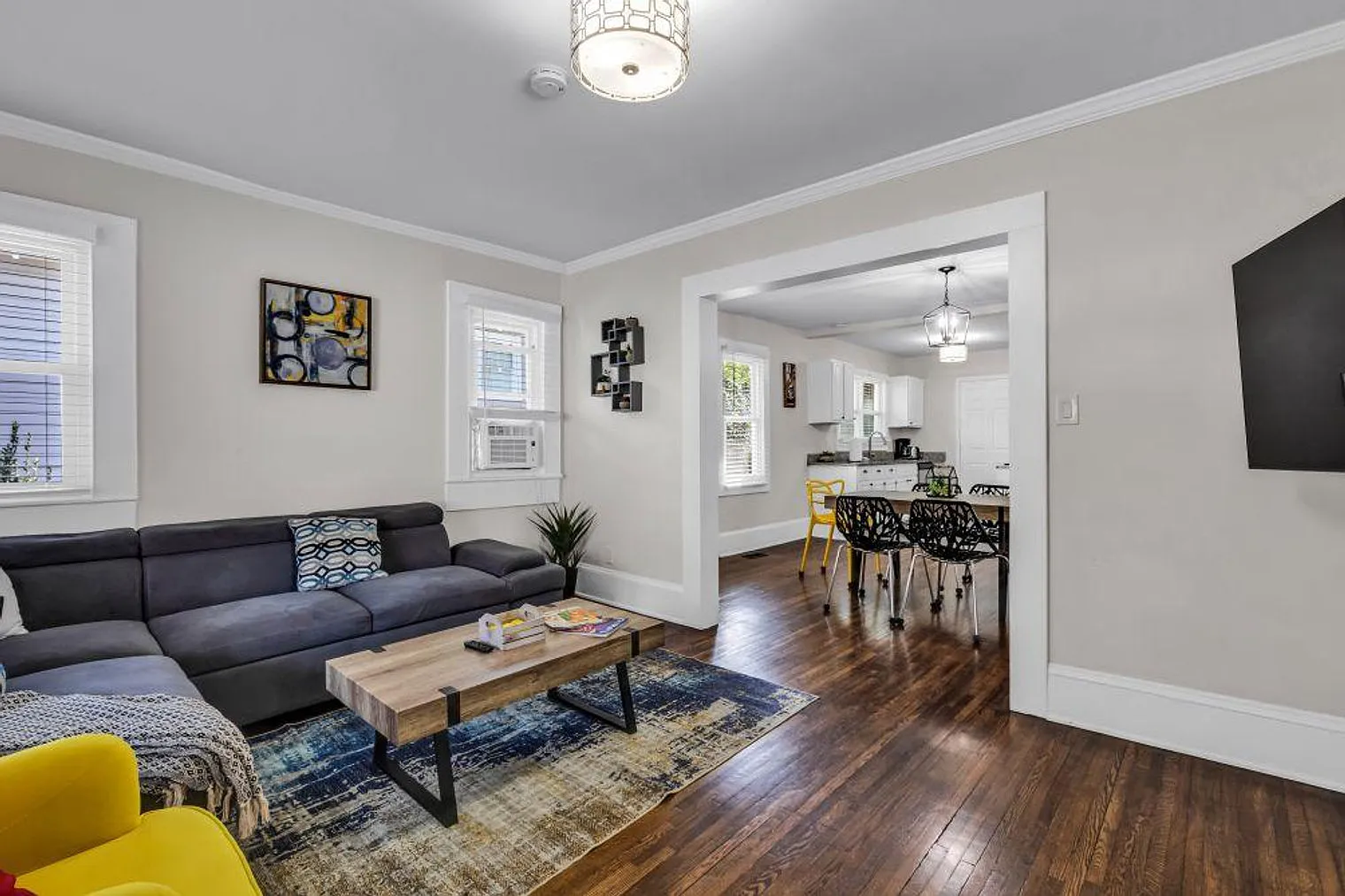 3 bed, 2.0 bath, 1205 sqft, $5,985 — Photo 1