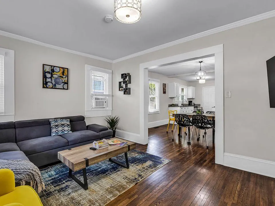 820 Parkwood Ave #ID1269089P