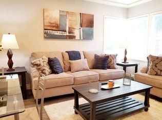 1941 Preuss Rd, Los Angeles, CA 90034