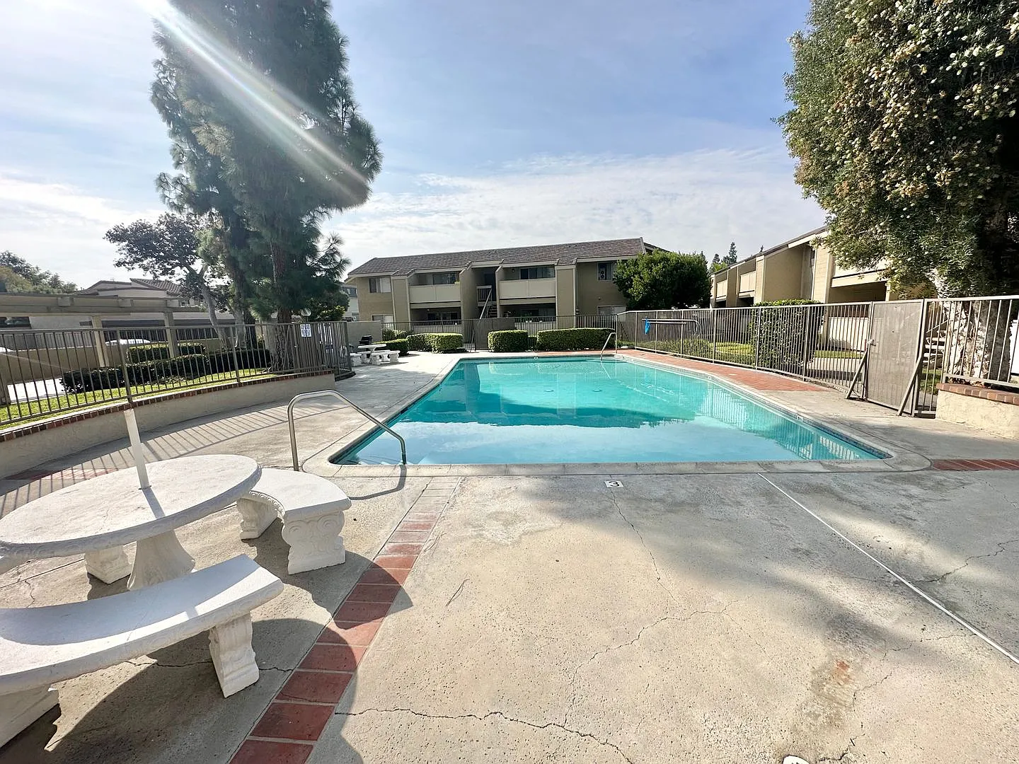 Buena Vista Apartments — Photo 3
