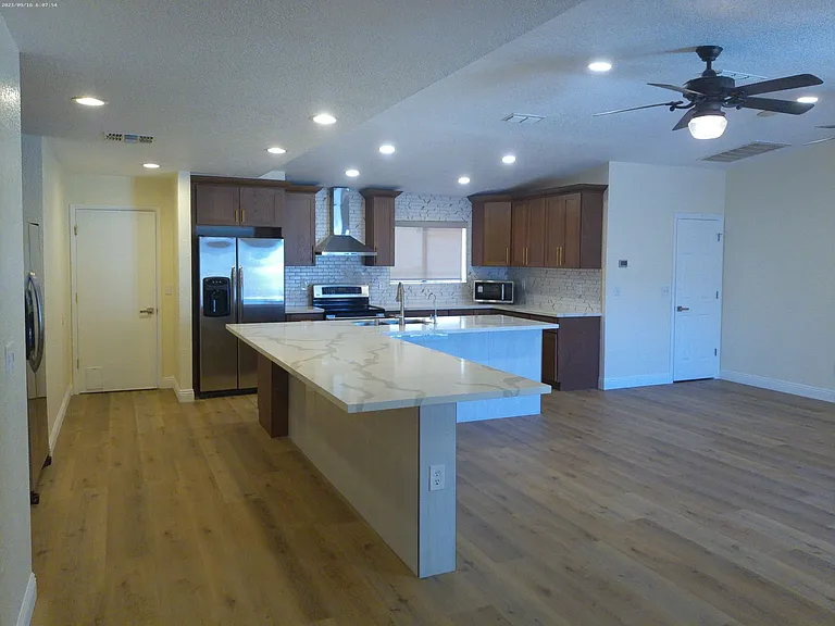 2410 Baron Dr — Photo 5
