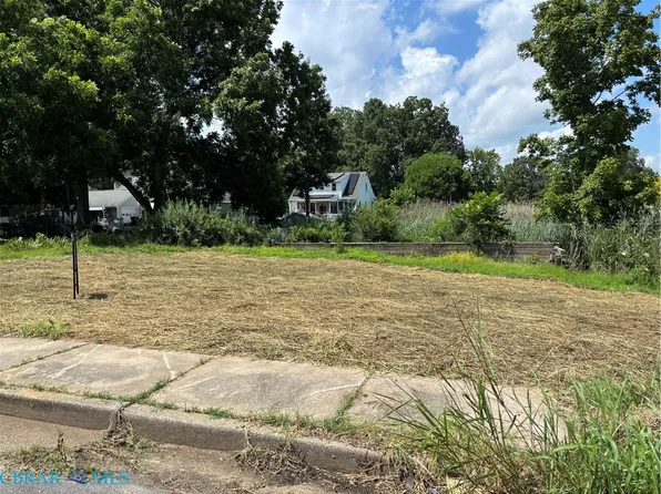 545 11th St, West Point, VA 23181
