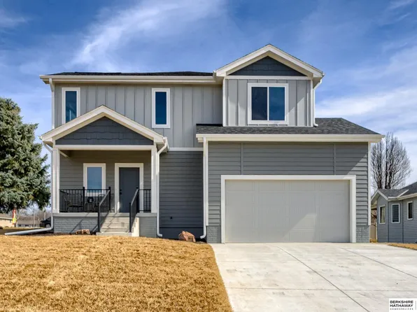 1160 N Cottonwood St, Wahoo, NE 68066