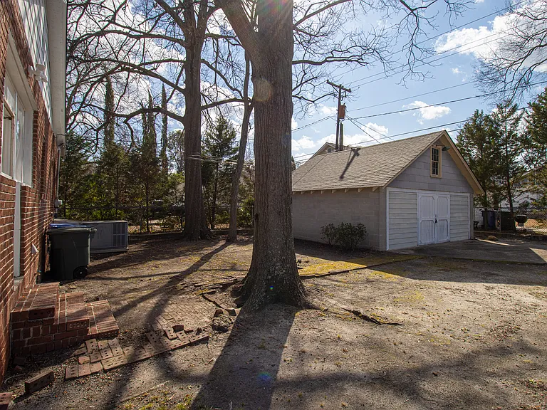 1420 Franklin St — Photo 24