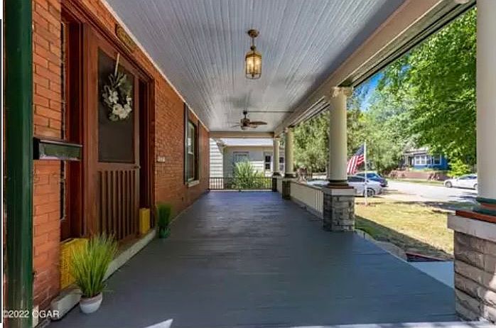 2nd image of 602 N Pearl Ave