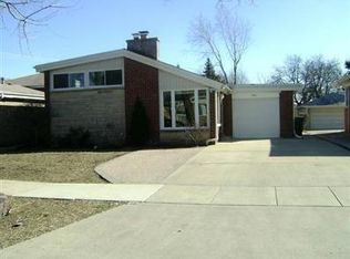 10617 Essex St, Elk Grove Village, IL