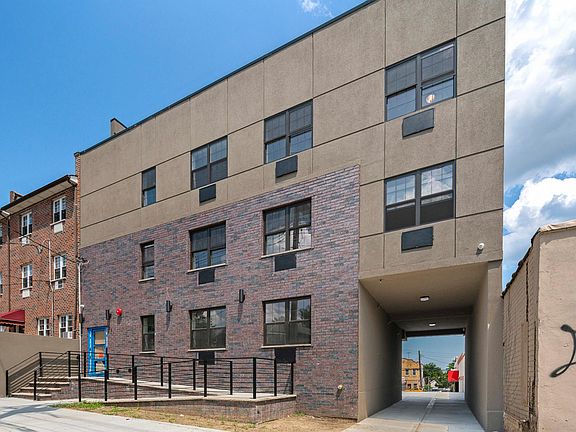 5th image of 422 Leland Ave #3F