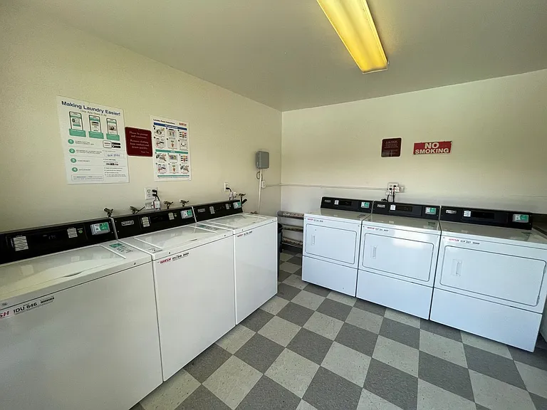 Casa Madrid Apartments — Photo 4