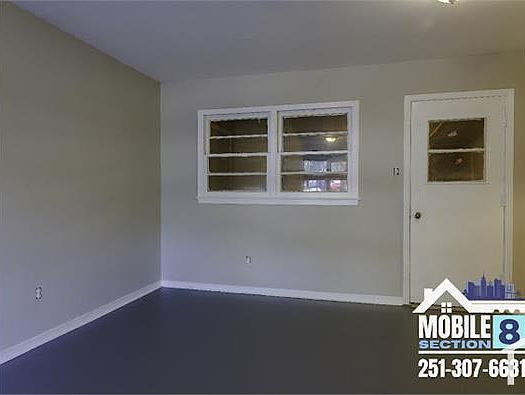 4th image of 1101 Rhett Dr