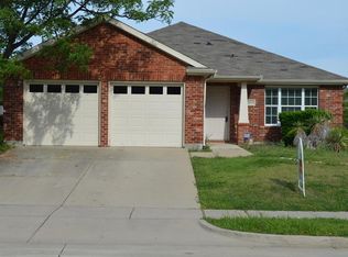 2915 Westover Dr, Grand Prairie, TX 75052