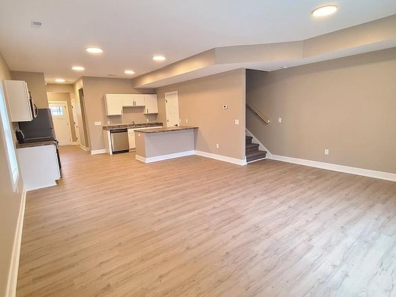 3rd image of 4204 Sherman Blvd