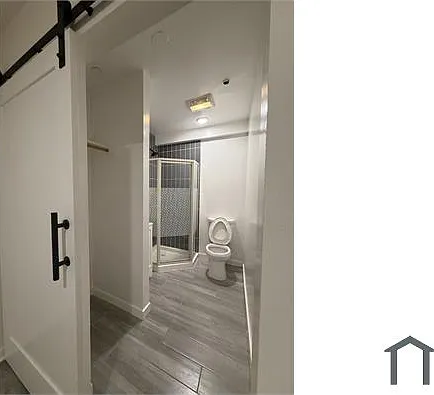 14243 Victory Blvd #ADU — Photo 4