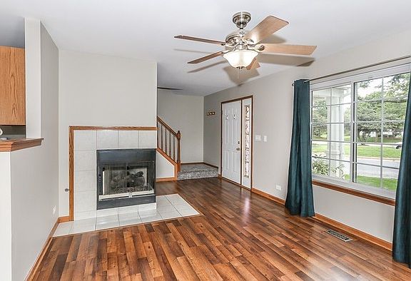 5th image of 696 Fieldcrest Dr Unit B