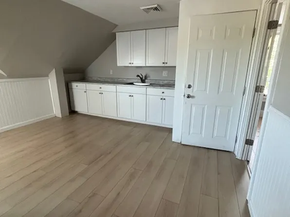 98 Crawford St APT 3, Woonsocket, RI 02895