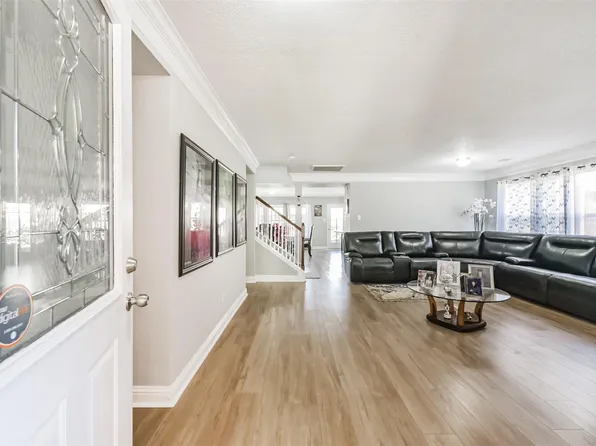 7015 Falling Cherry Pl, Houston, TX 77049