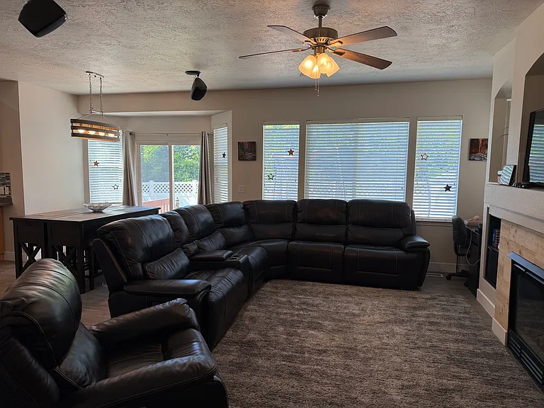 245 E Park Rise Way — Photo 3