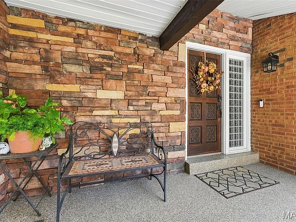 2nd image of 12160 Oakwilde Ct