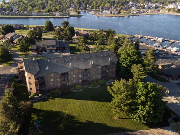 368 Harbor Dr Unit 102, Ludington, MI 49431
